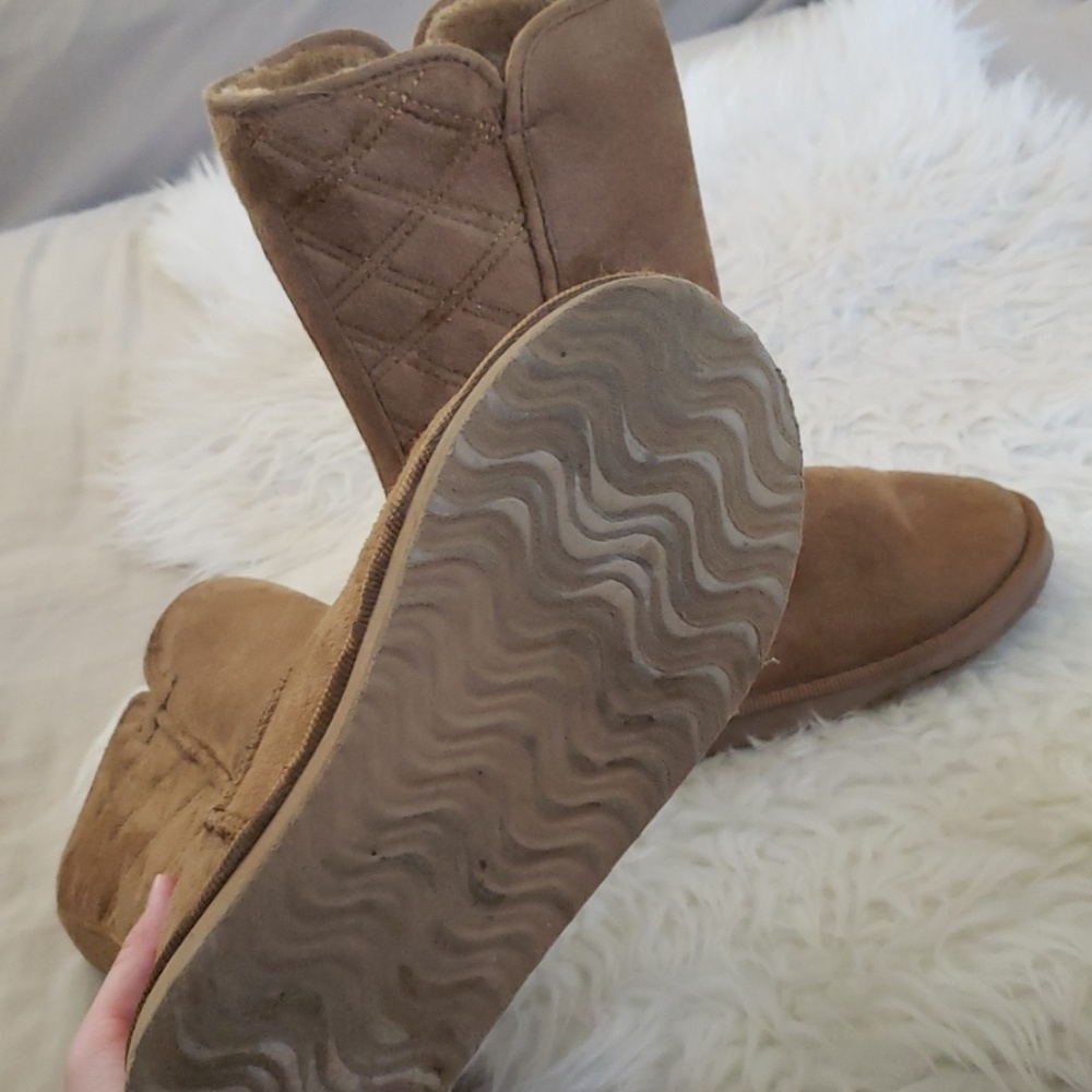 Boots - Picture 4 of 4